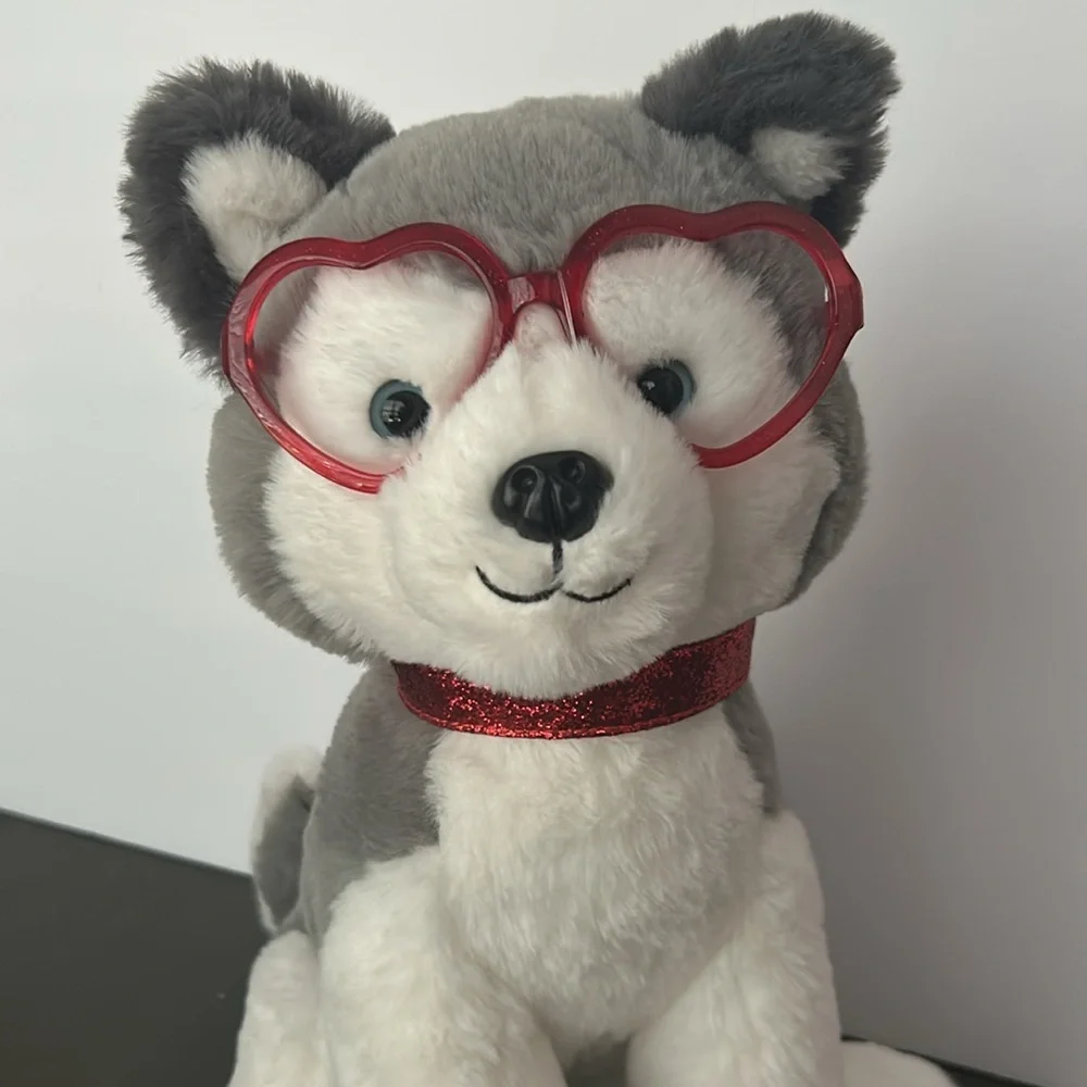 FAO SCHWARZ Adorable Gray and White PLUSH Husky Dog with Red Glasses